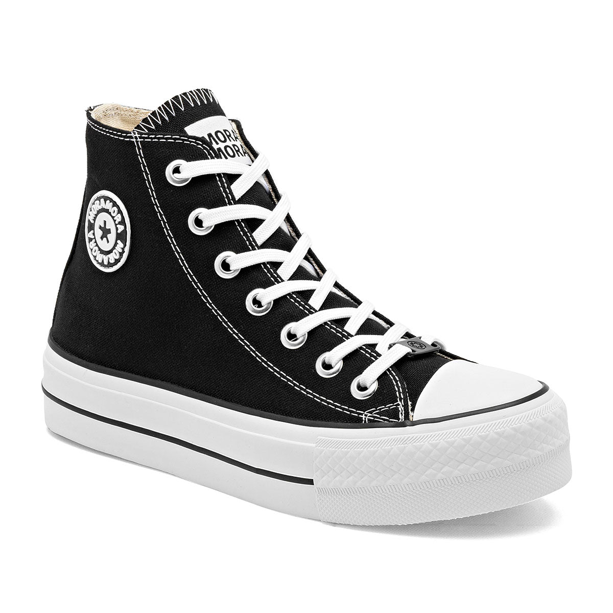 Tenis urbano para mujer color negro con agujeta color blanco