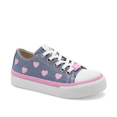 Tenis urbano para niña de mezclilla con corazones color rosa en Moramora
