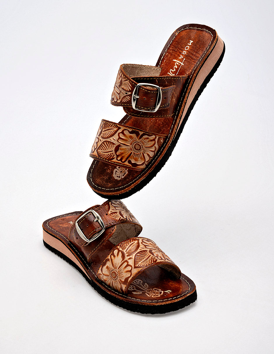 Mora Tierra Sandalia para mujer