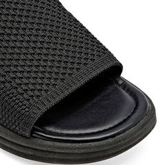 Sandalia slide para Mujer marca Mora Confort Negro cod. 147591