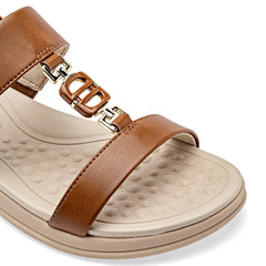 Sandalia para Mujer marca Mora Confort Beige cod. 148763